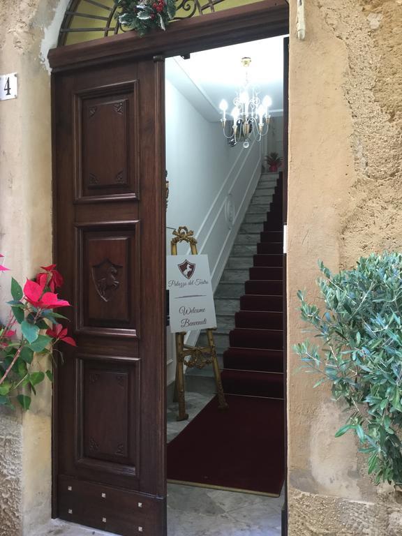 アグリジェント B＆B パラッツォ デル テアトロ Bed & Breakfast エクステリア 写真
